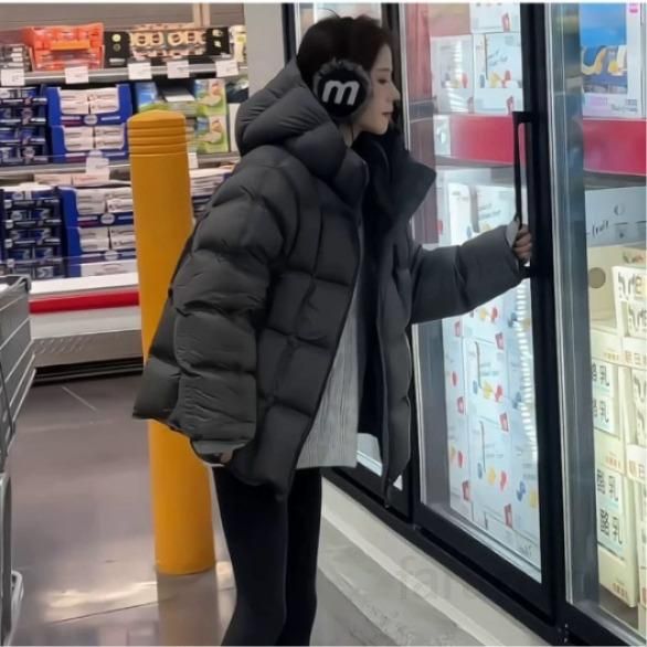 여성 경량 패딩 자켓 가벼운 숏패딩 후드 스타일 데일리 착용감 좋은 얇고 따뜻한 겨울 아우터 - 상세 이미지 3