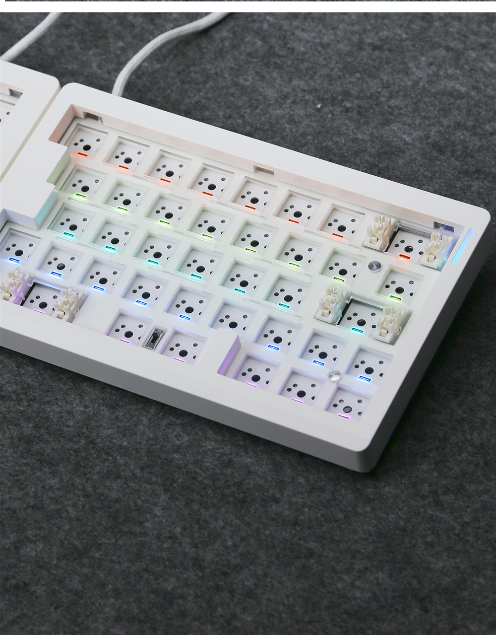 ZUOYA GMK70 기계식 스플릿 분할식 키보드 무선 RGB 3모드 게이밍 키보드 베어본 - 상세 이미지 2