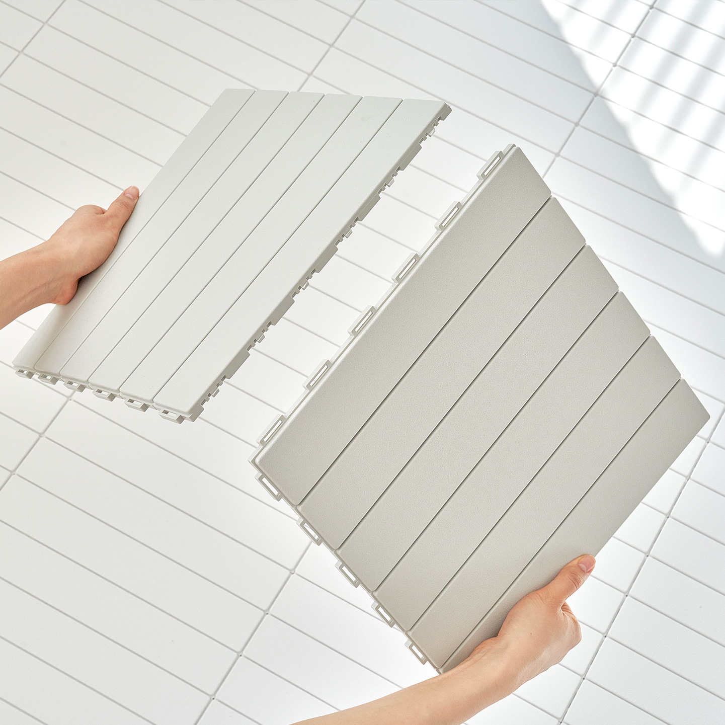 조립식 베란다 현관 테라스 발코니 바닥 데크 타일 마루 발판 바닥재 일체형 틈없는 데크타일 버디 9P 셀프 DIY장판 제품 이미지