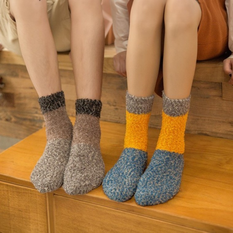 도톰하고 부드러운 수면양말 털양말 겨울양말 부드러운양말 니트양말 남녀공용 커플양말 보들양말 - 상품 이미지