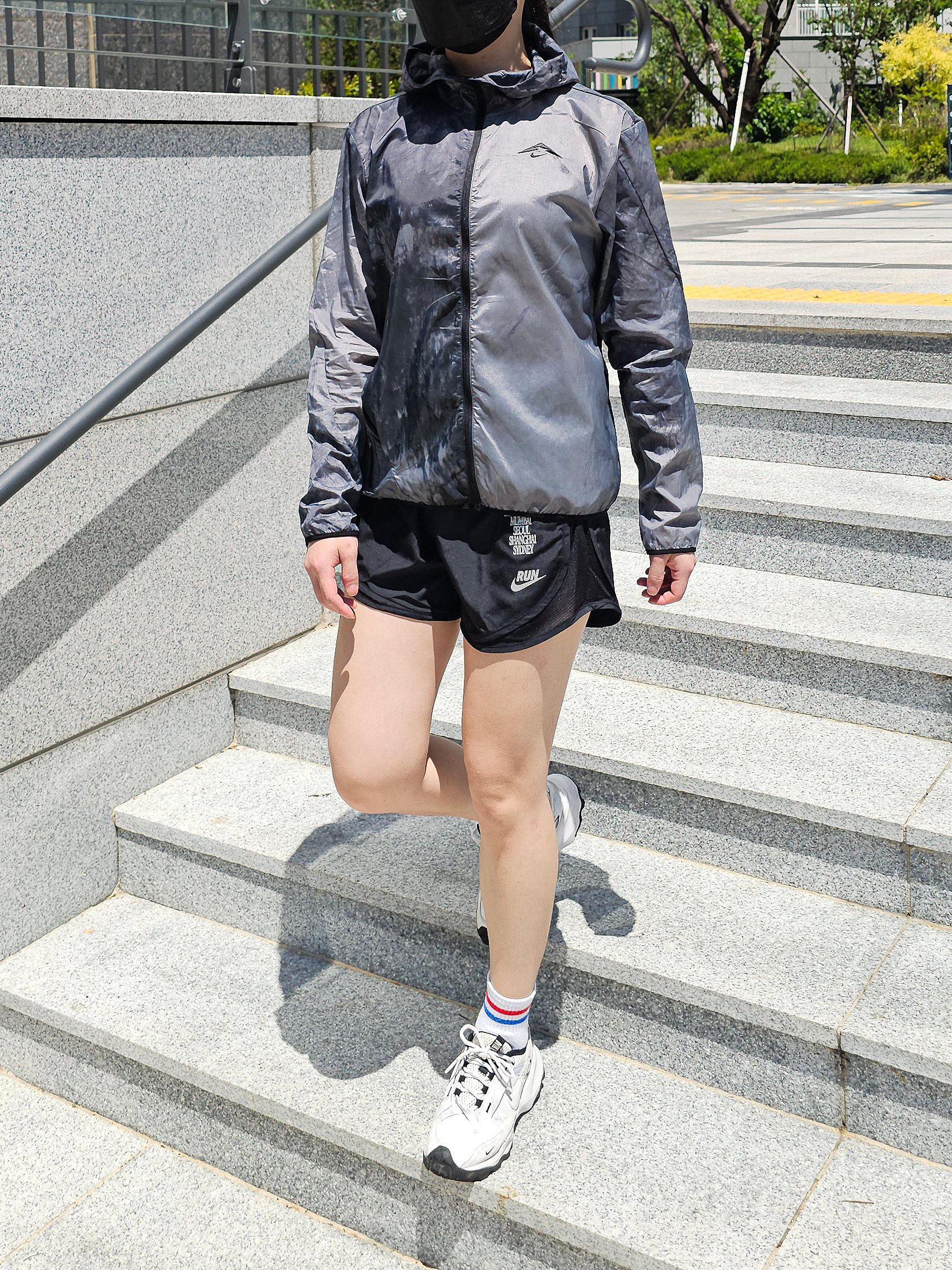나이키 여성 크롭 초경량 방수 패커블 바람막이 러닝 마라톤 등산 자켓 FN6854블랙, S 이미지 8