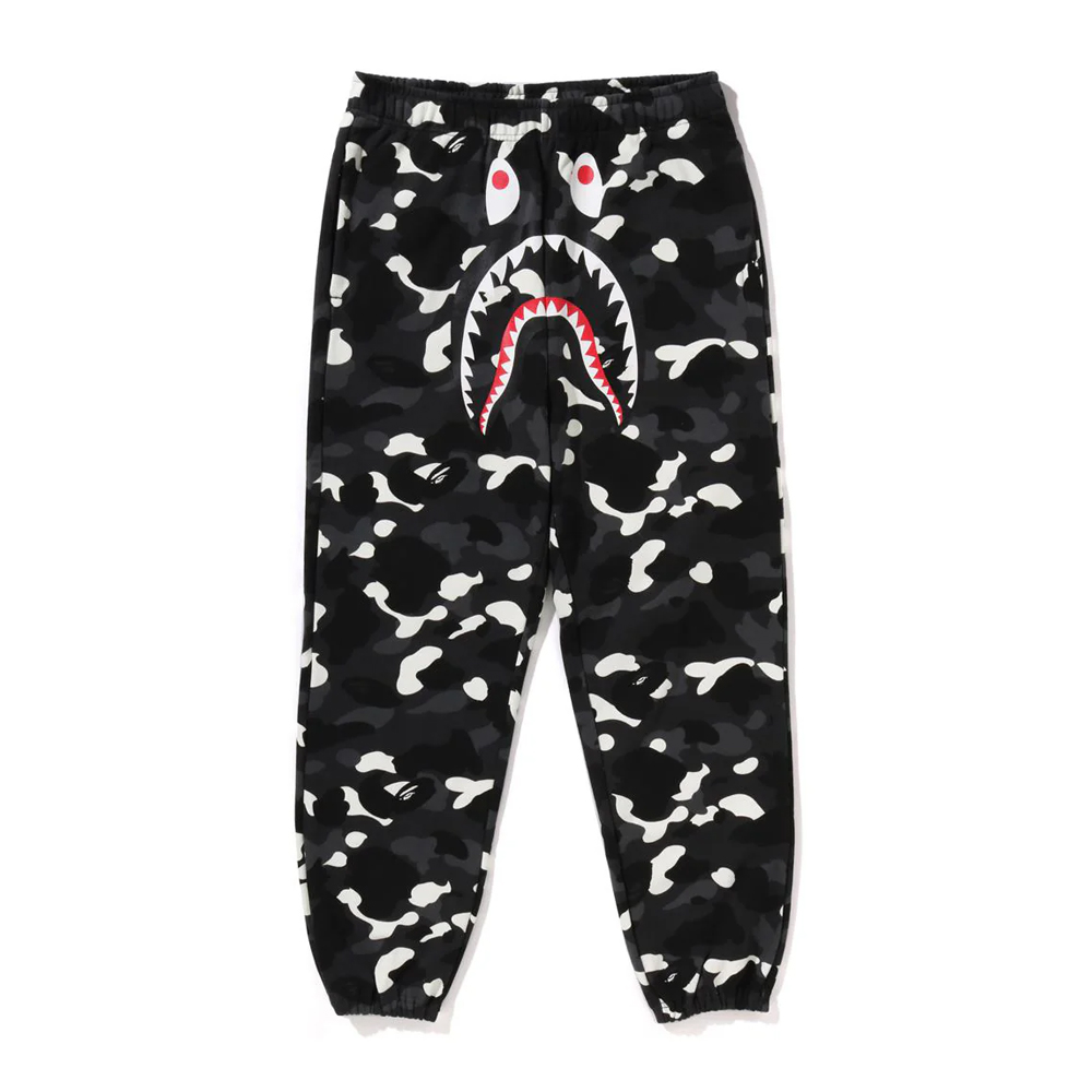 베이프 바지 CITY CAMO SHARK RELAXED FIT SWEATPANTS 1L80-152-312 - 상품 이미지