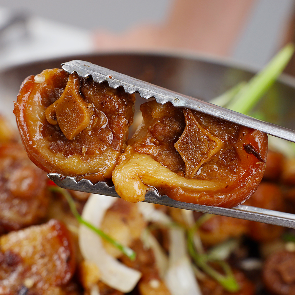 국내산 한돈 돼지 꼬리 족발 쫀득한 간편 술안주 꼬리족발 꼬리찜 300g - 상품 이미지