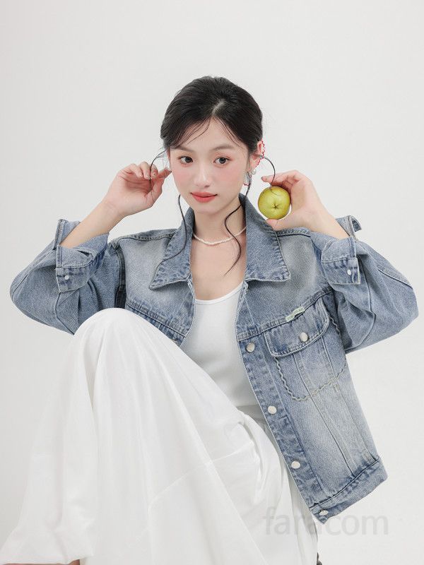 여성 루즈핏 자수 데님 재킷 가을 캐주얼 스타일 자켓 여유로운 실루엣 홍콩감성 외출용 청자켓 데일리 코디용 트렌디한 패션 아이템 - 상세 이미지 3
