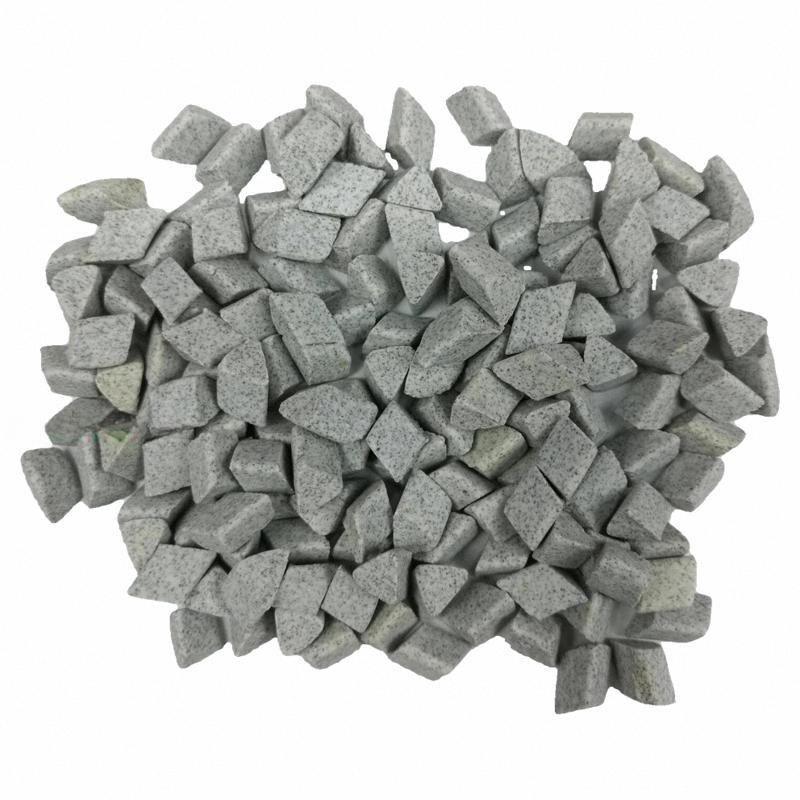 녹제거 바렐 연마석 세라믹 경금속 폴리싱 20x20mm 비스듬한 삼각형 25kg - 상품 이미지