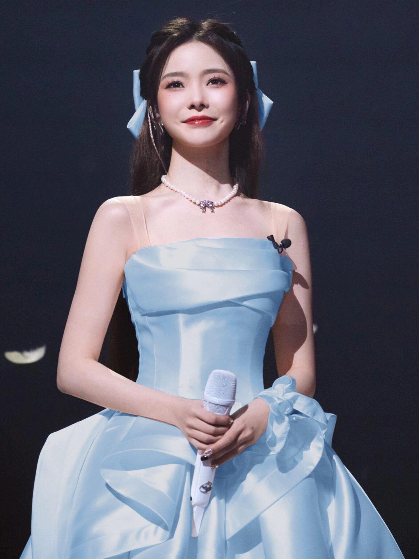 오프숄더 미니드레스 웨딩 민소매 홀터넥 퍼프 루즈핏 프릴 데이트룩 스카이블루 XS - 상세 이미지 5