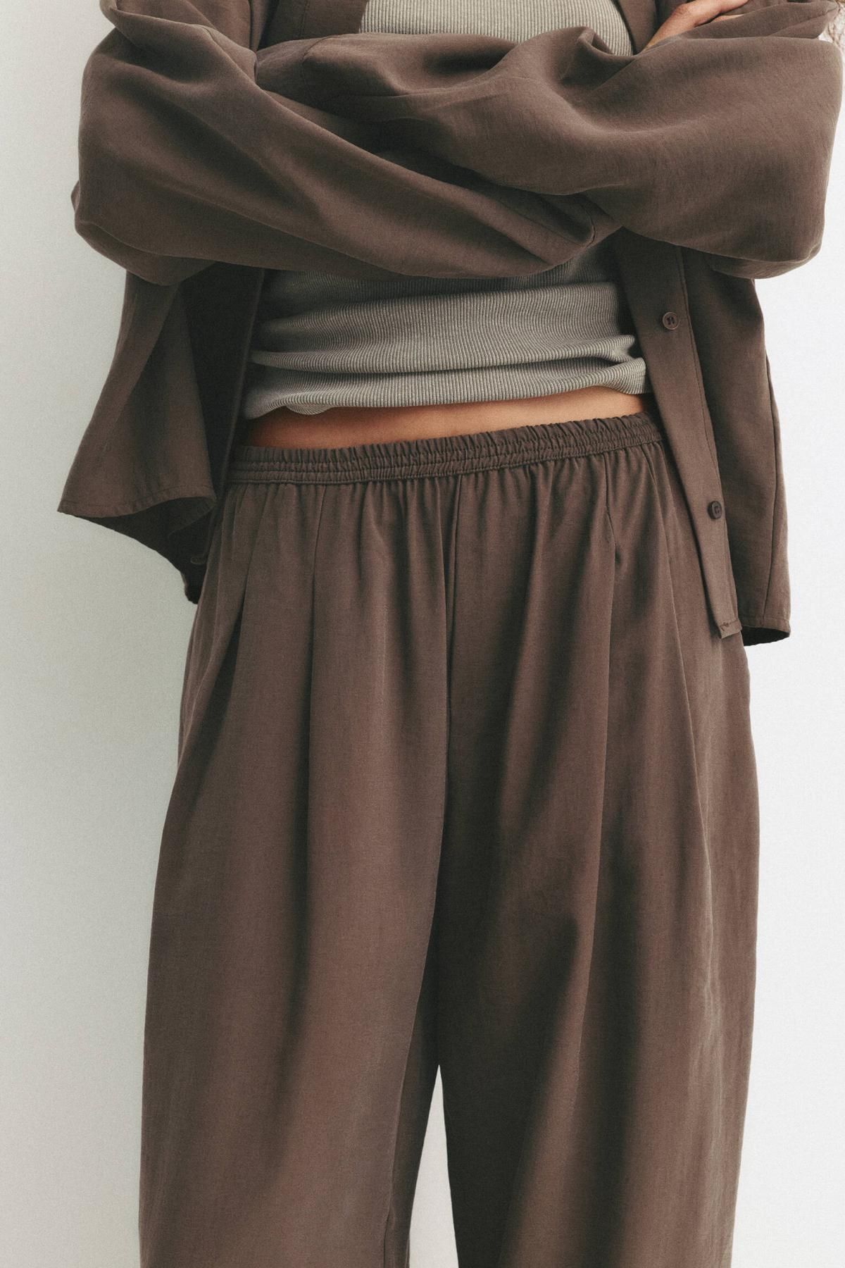 풀앤베어 테크니컬 다트 스마트 와이드 팬츠 7675/389 BROWN - 상세 이미지 4