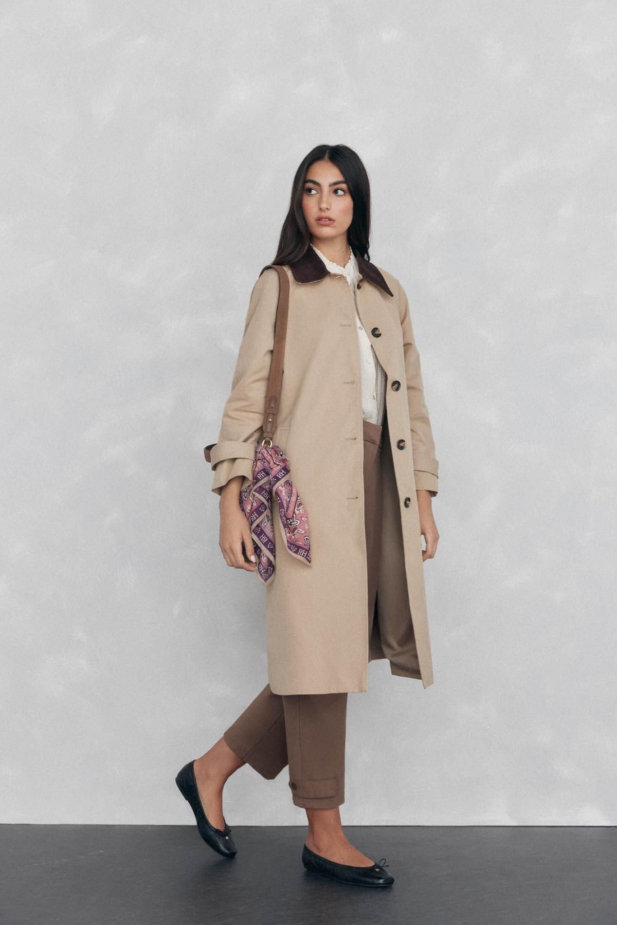 페드로 델 이에로 코듀로이 칼라 클래식 롱 트렌치코트 8572318 BEIGE - 상세 이미지 2