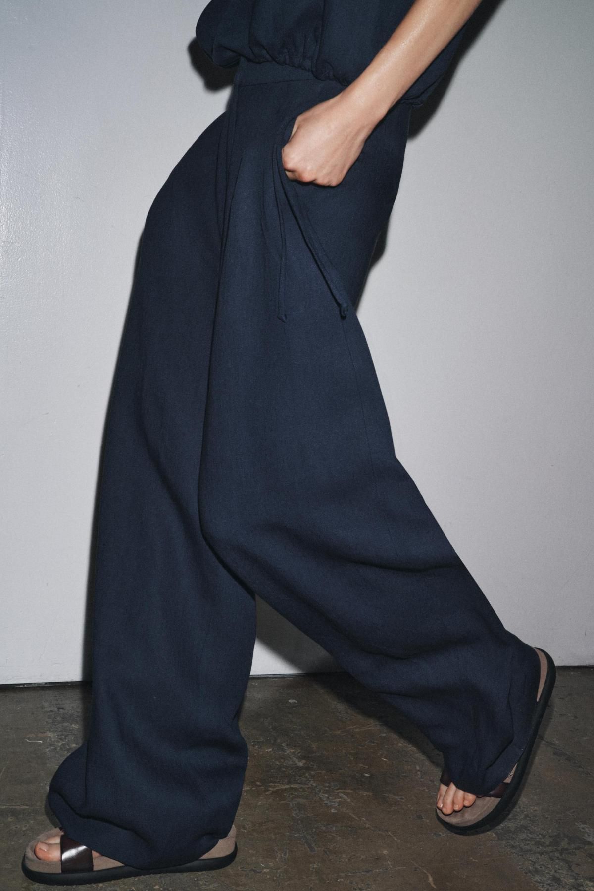 자라 테크니컬 린넨 블렌드 와이드 팬츠 8536/586 NAVY BLUE - 상세 이미지 4