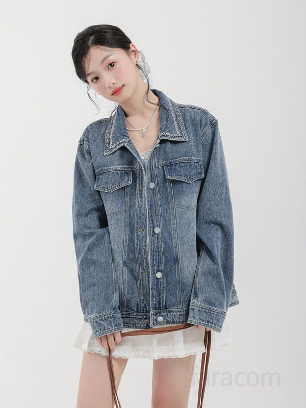 여성 레트로 데님 자켓 오버핏 자수 디테일 가을 패션 트렌드 캐주얼 청자켓 스타일리시한 외출용 데일리 룩 홍콩 감성 - 상세 이미지 2