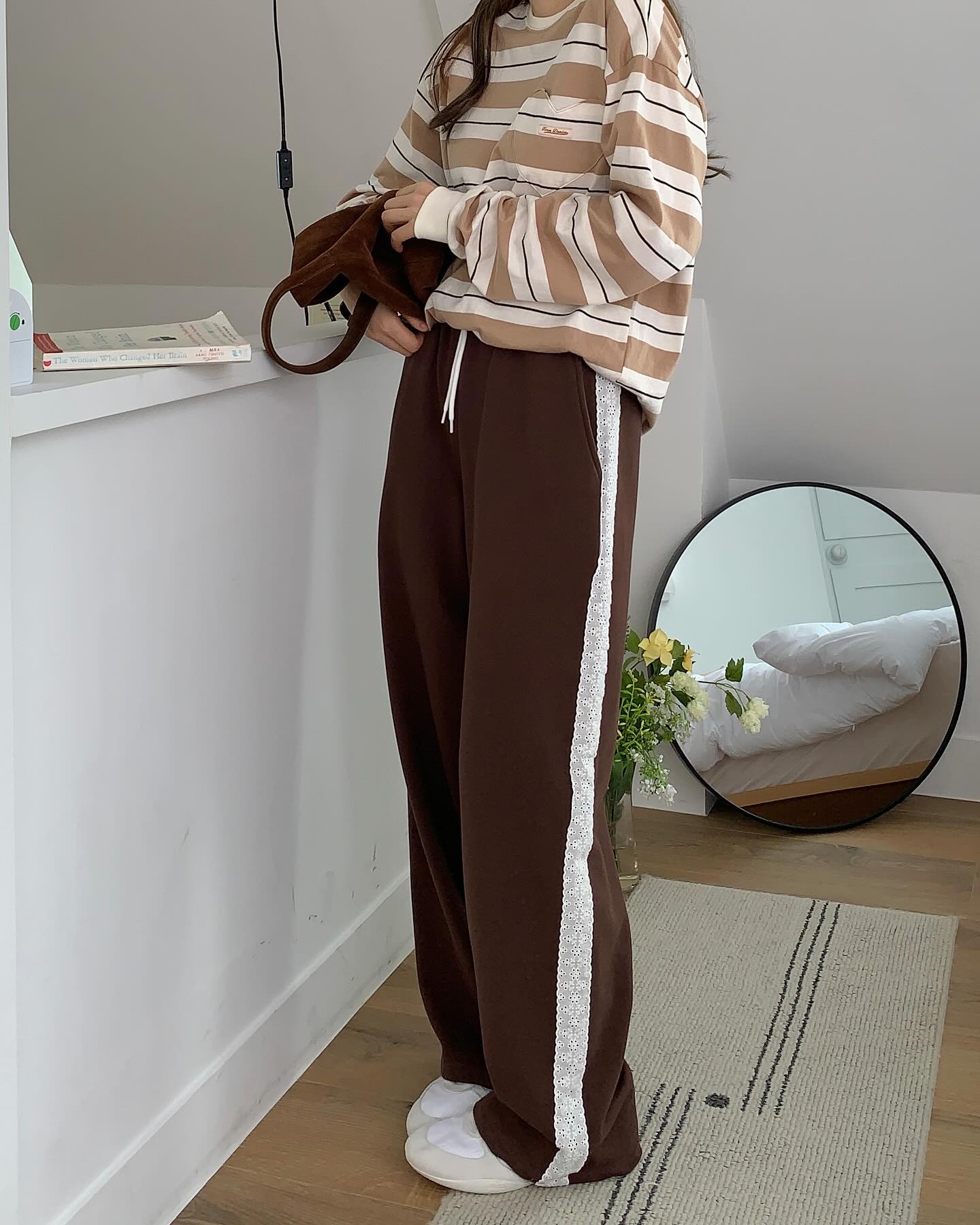 폼스튜디오 레이스 트랙 와이드 트레이닝 팬츠 통바지 - 상세 이미지 4