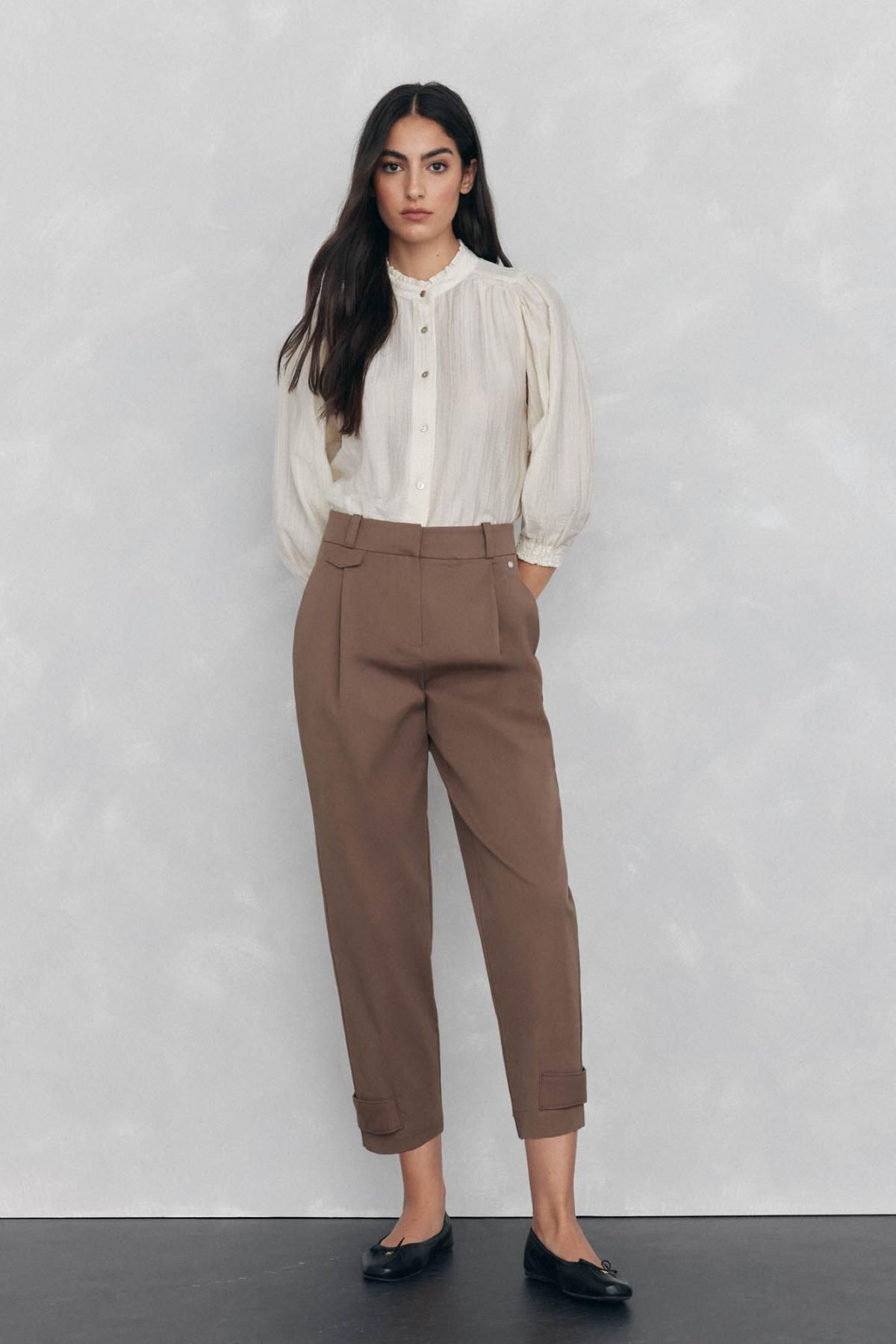 페드로 델 이에로 볼륨핏 스트라이프 텍스처 아이보리 블라우스 6632944 BEIGE - 상세 이미지 3