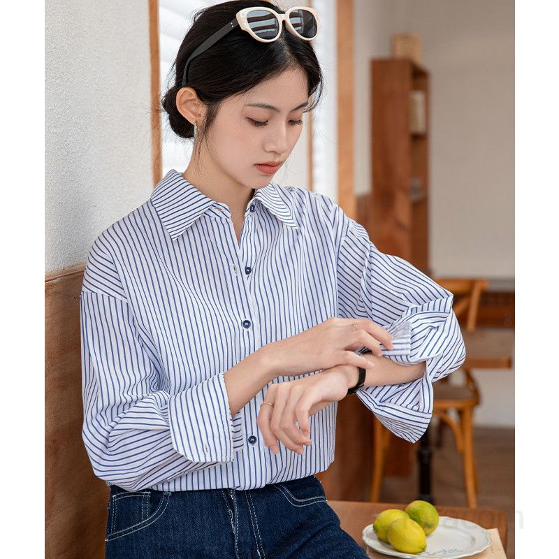 여성용 스트라이프 긴팔 셔츠 캐주얼한 데일리룩 오버핏 스타일 시원한 코튼 소재 봄 가을 활용도 높은 착용감 편안한 셔츠 칼라 디자인 - 상세 이미지 4