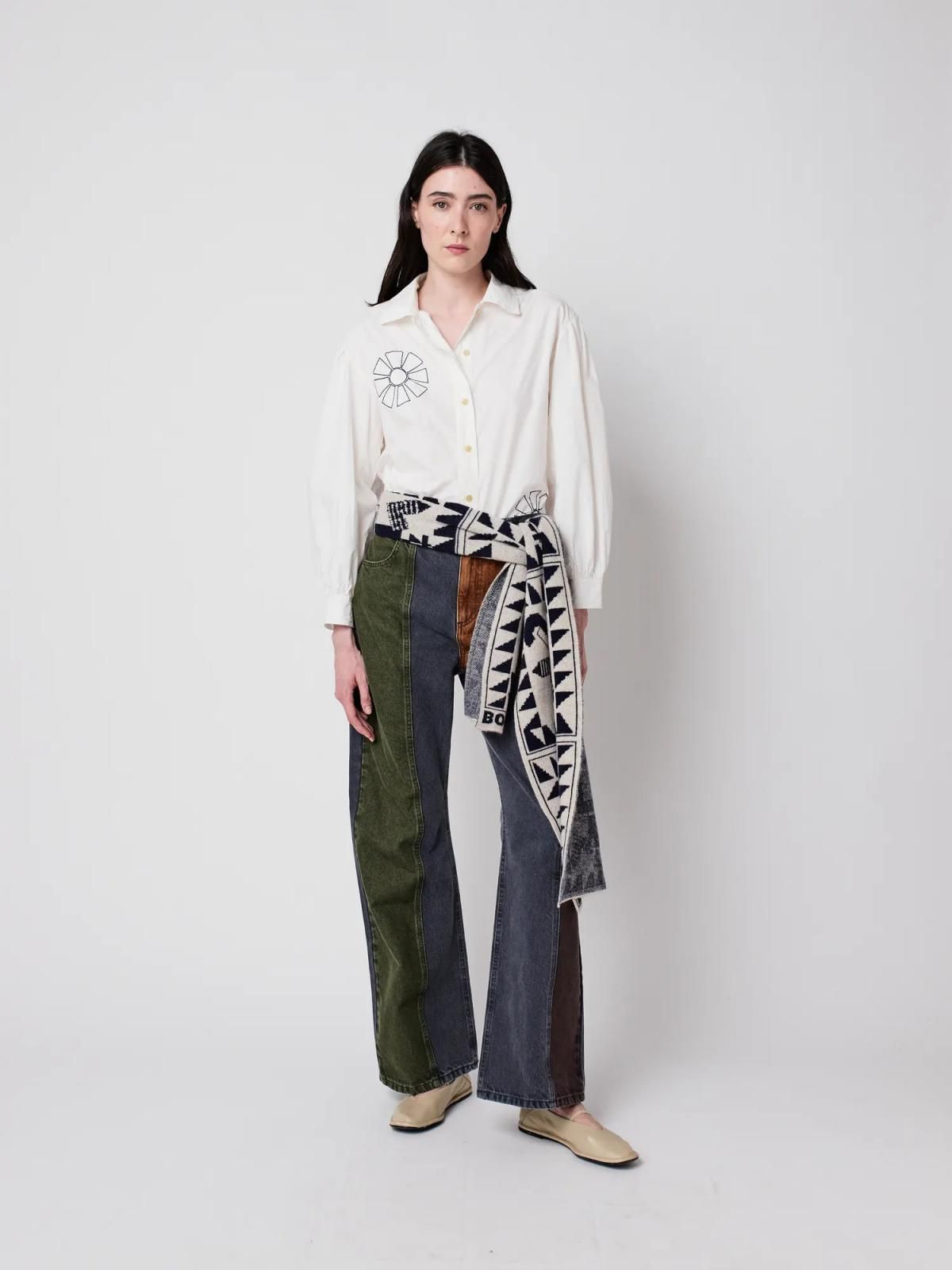 보보쇼즈 오가닉코튼 자수 포인트 루즈핏 셔츠 B225TD006 ONE COLOR - 상세 이미지 2