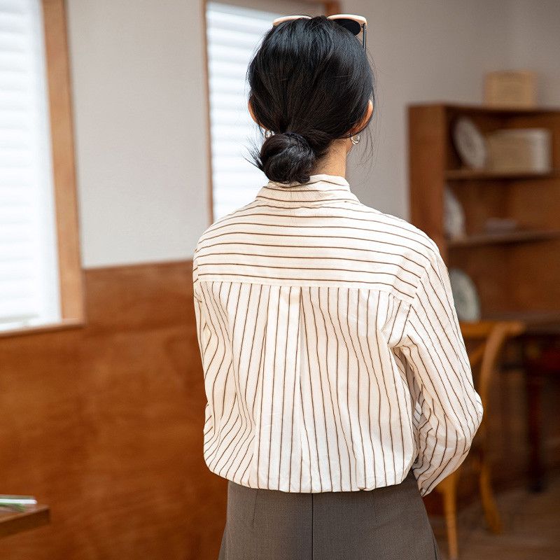 여성 스트라이프 셔츠 얇고 통기성 좋은 긴팔 여성용 셔츠 재킷 스타일링 가능한 데일리 패션 아이템 구김없는 스타일링 여성패션 셔츠 - 상세 이미지 5