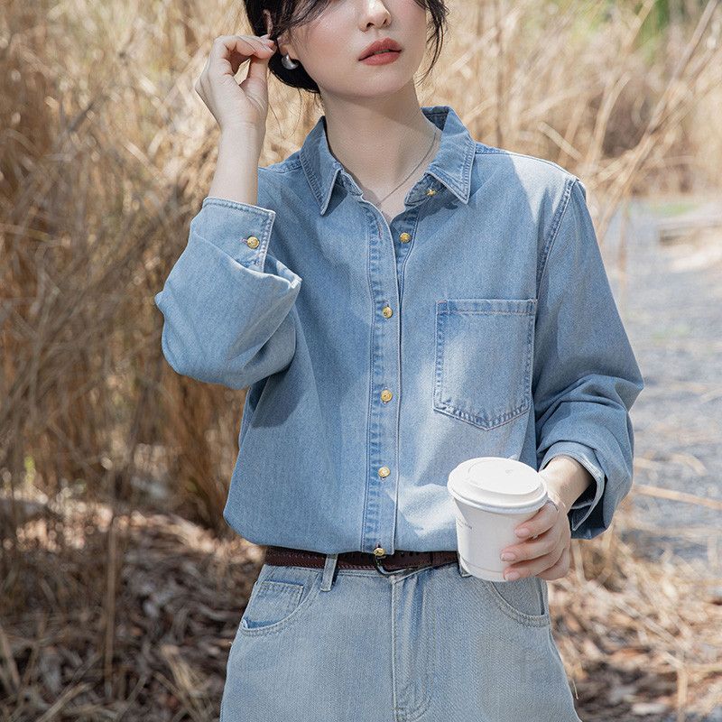 여성용 루즈핏 데님 셔츠 봄 가을 레이어드 스타일 롱슬리브 캐주얼 탑 청남방 코디 모던한 레트로 감성 시원한 착용감 편안한 스타일링 - 상품 이미지