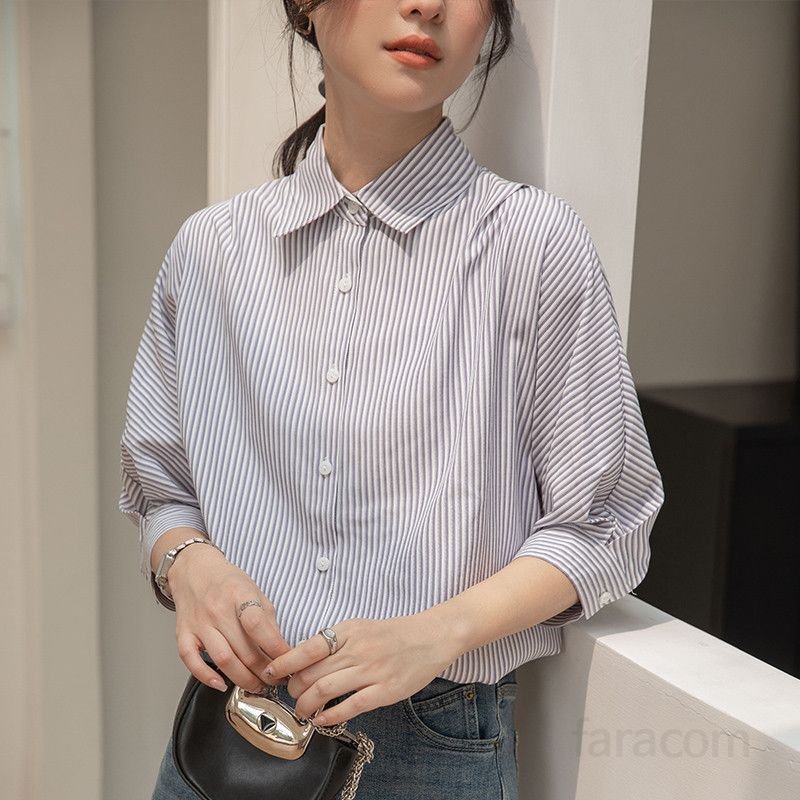 여성 스트라이프 루즈핏 셔츠 여름용 구김없는 캐주얼 7부소매 블라우스 데일리 스타일링 편안한 착용감 시원한 디자인 외출용 데이트룩 - 상품 이미지