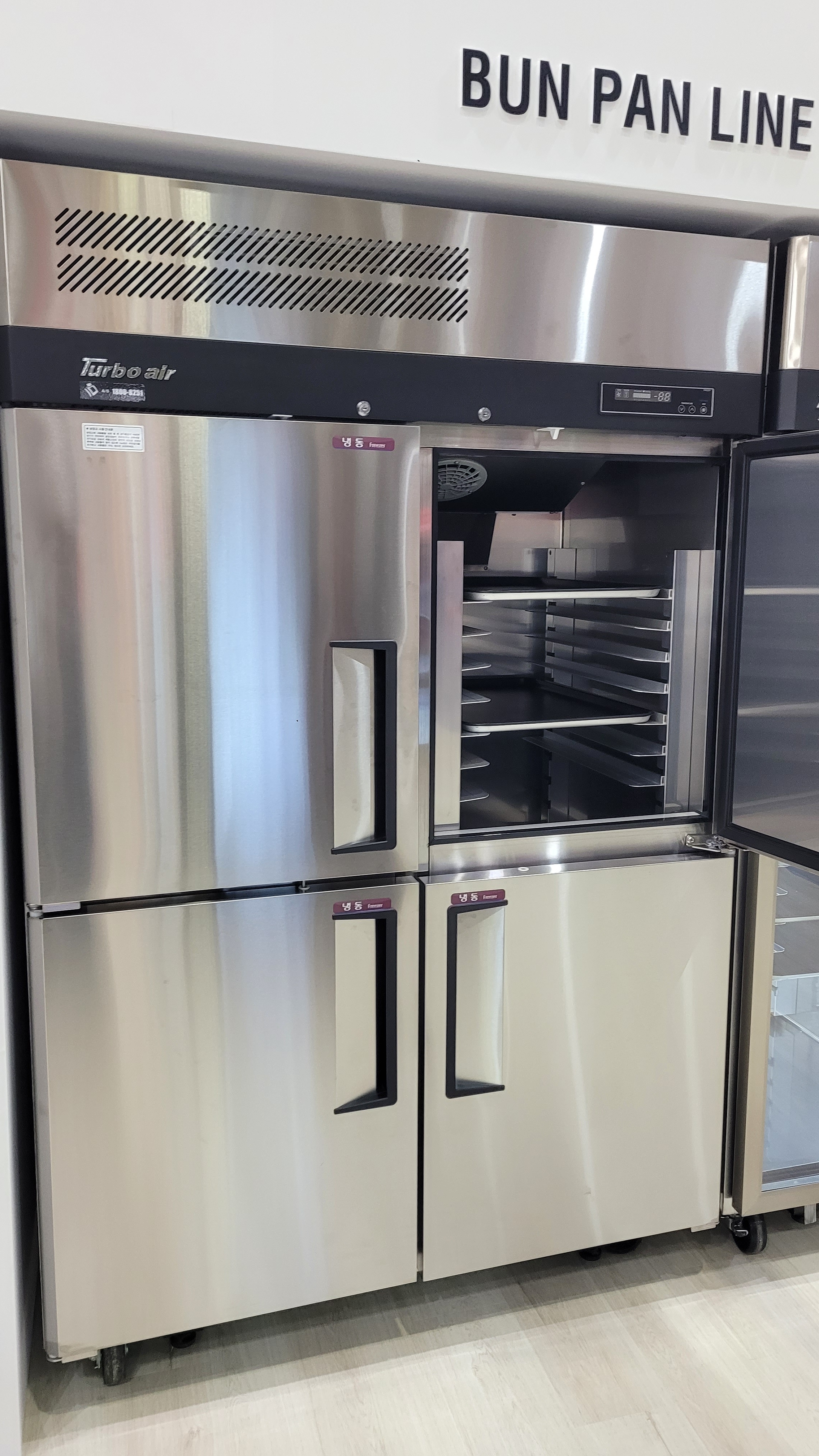 번팬형 냉장고 45박스 카페 선반 냉동 간냉식 제빵 베이커리 식당 터보에어 4도어올냉장 이미지 2