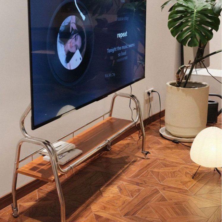 바퀴달린 tv 거치대 스테인리스 인테리어 티비 스탠드 다이 - 상품 이미지
