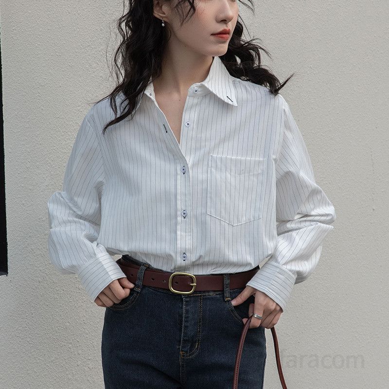 여성 스트라이프 긴팔 화이트 셔츠 캐주얼 디자인 구김없는 편안한 착용감 데일리룩 스타일링 모던한 패션 아이템 - 상세 이미지 5