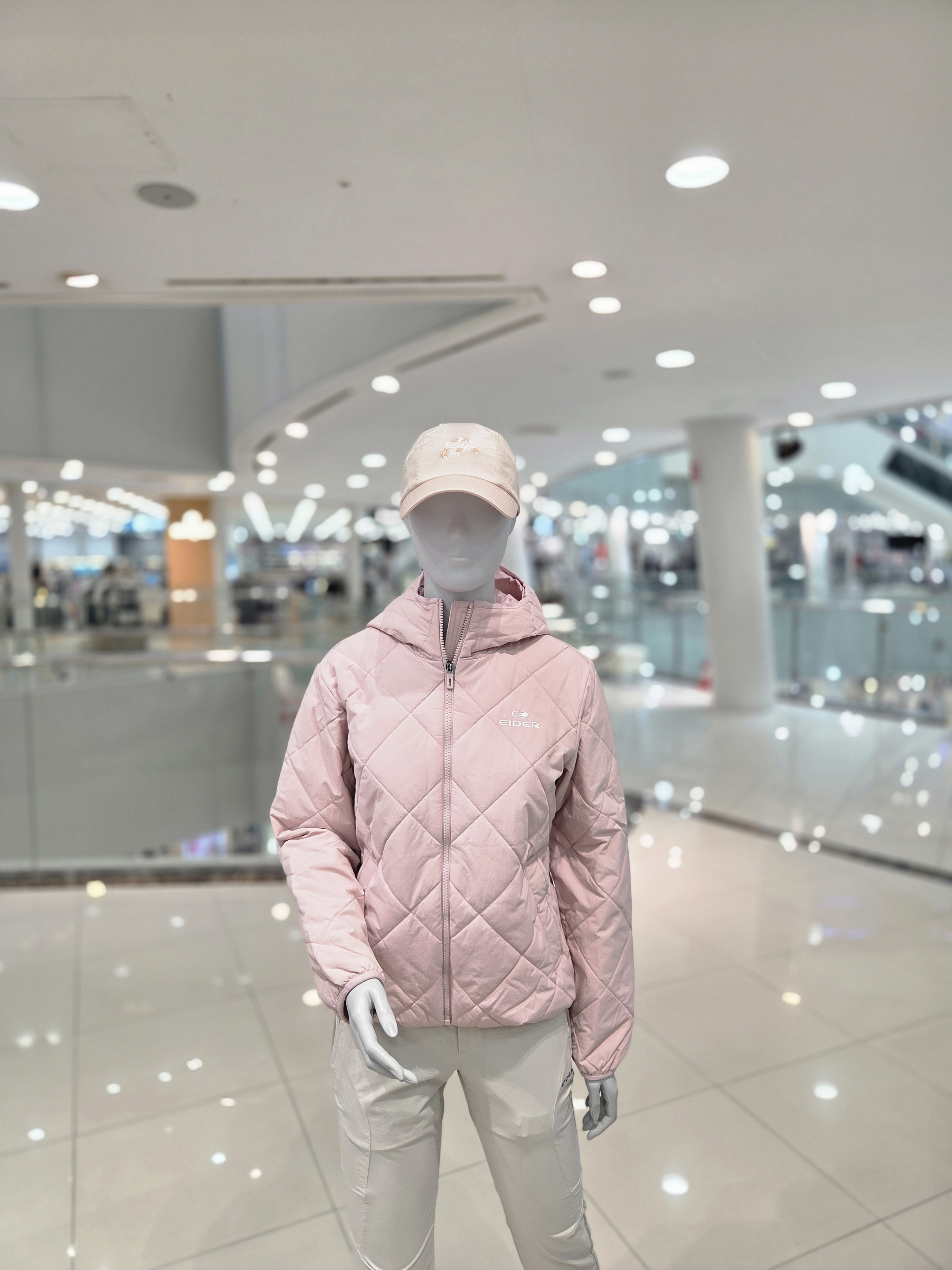 아이더 여성 간절기 등산점퍼 경량 패딩 자켓 다이아 퀼팅 WW25181