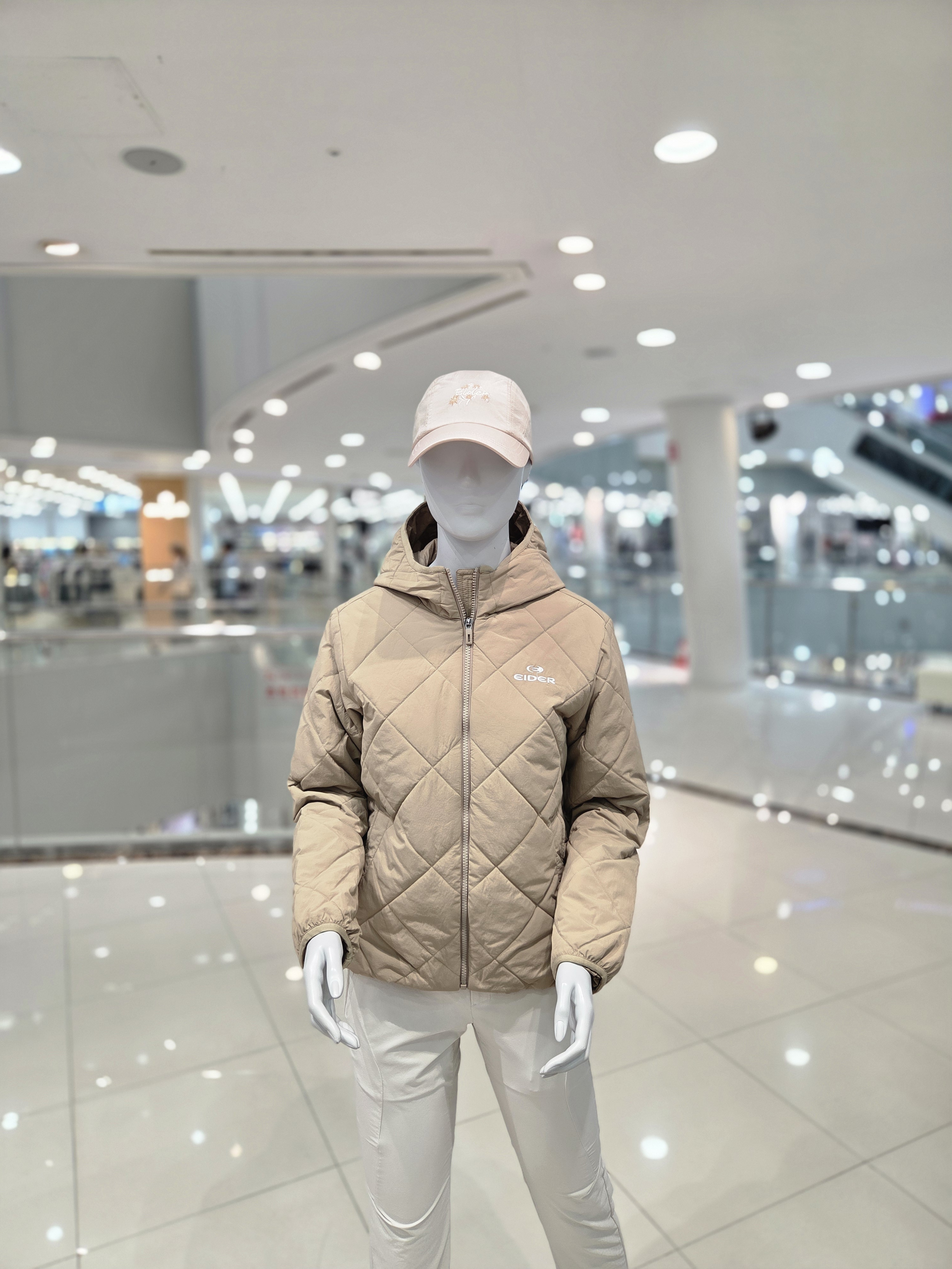 아이더 여성 겨울 기능성 후드 경량 패딩 자켓 다이아 퀼팅 WW25181