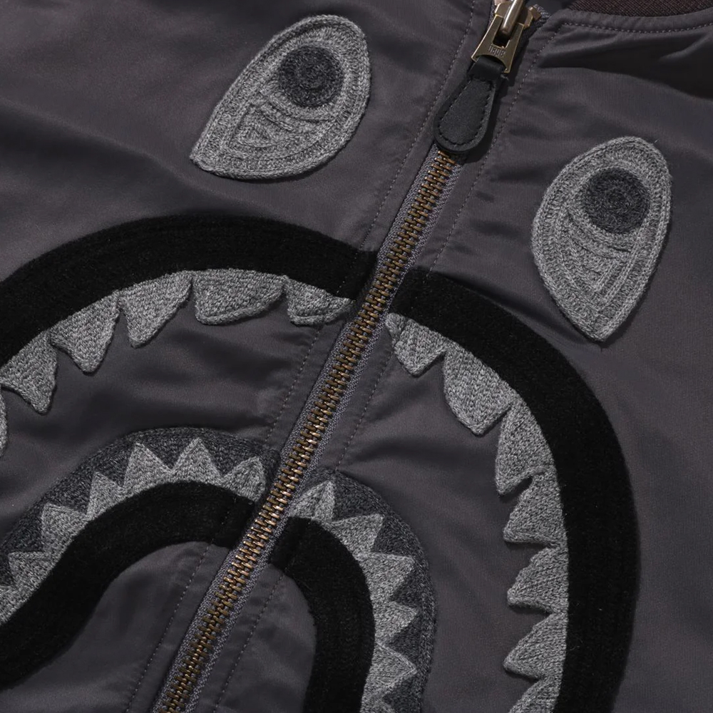 베이프 자켓 TONAL CHAIN STITCH SHARK BOMBER JACKET 1L80-140-313 - 상세 이미지 4