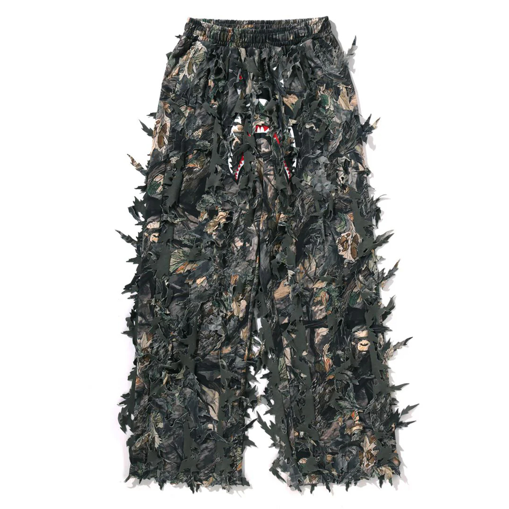 베이프 우먼즈 바지 TREE EDGE CAMO LASER CUT STRAIGHT FIT SWEAT PANTS 1L80-252-307 - 상품 이미지