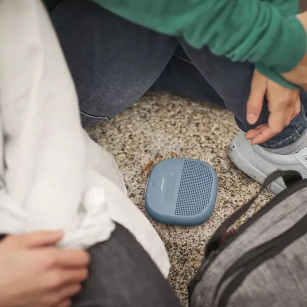 [국내정발] 보스 사운드링크 마이크로 휴대용 블루투스 스피커 스톤블루 - 상세 이미지 3