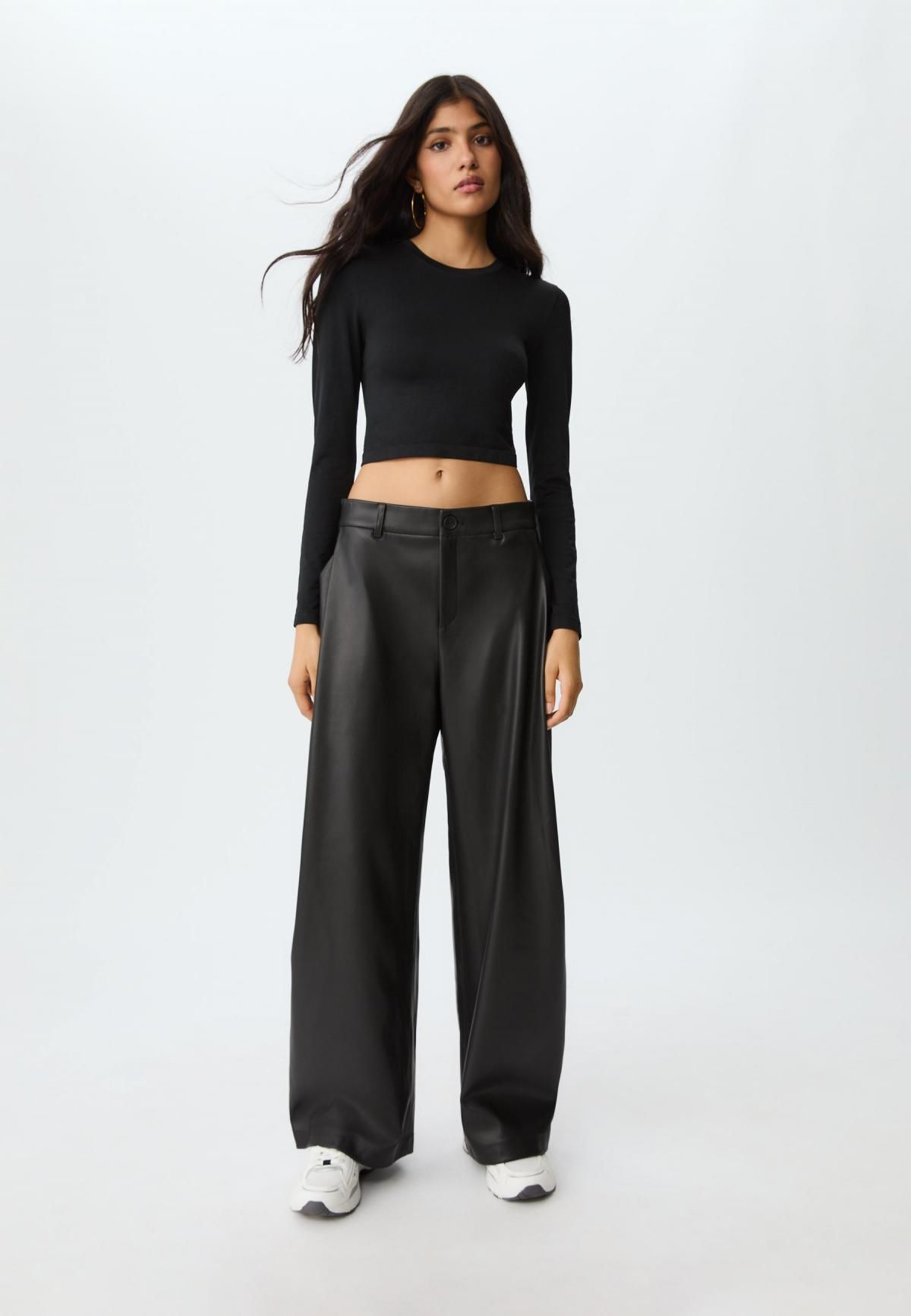 스트라디바리우스 슬림핏 라운드넥 베이직 크롭 긴팔 티셔츠 8076/680 BLACK - 상세 이미지 4