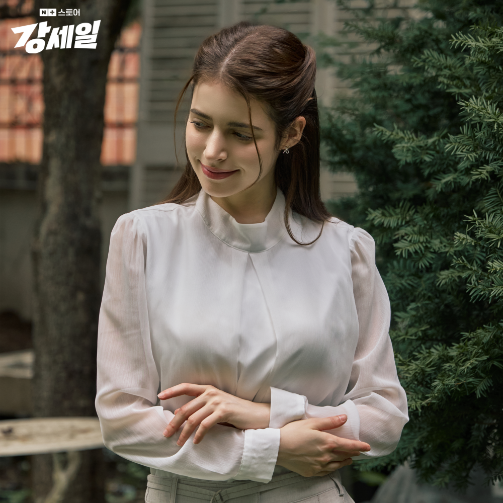웨어코렉트 화이트 쉬폰 시스루 블라우스 셔링 디자인 셔츠 - 메인 이미지