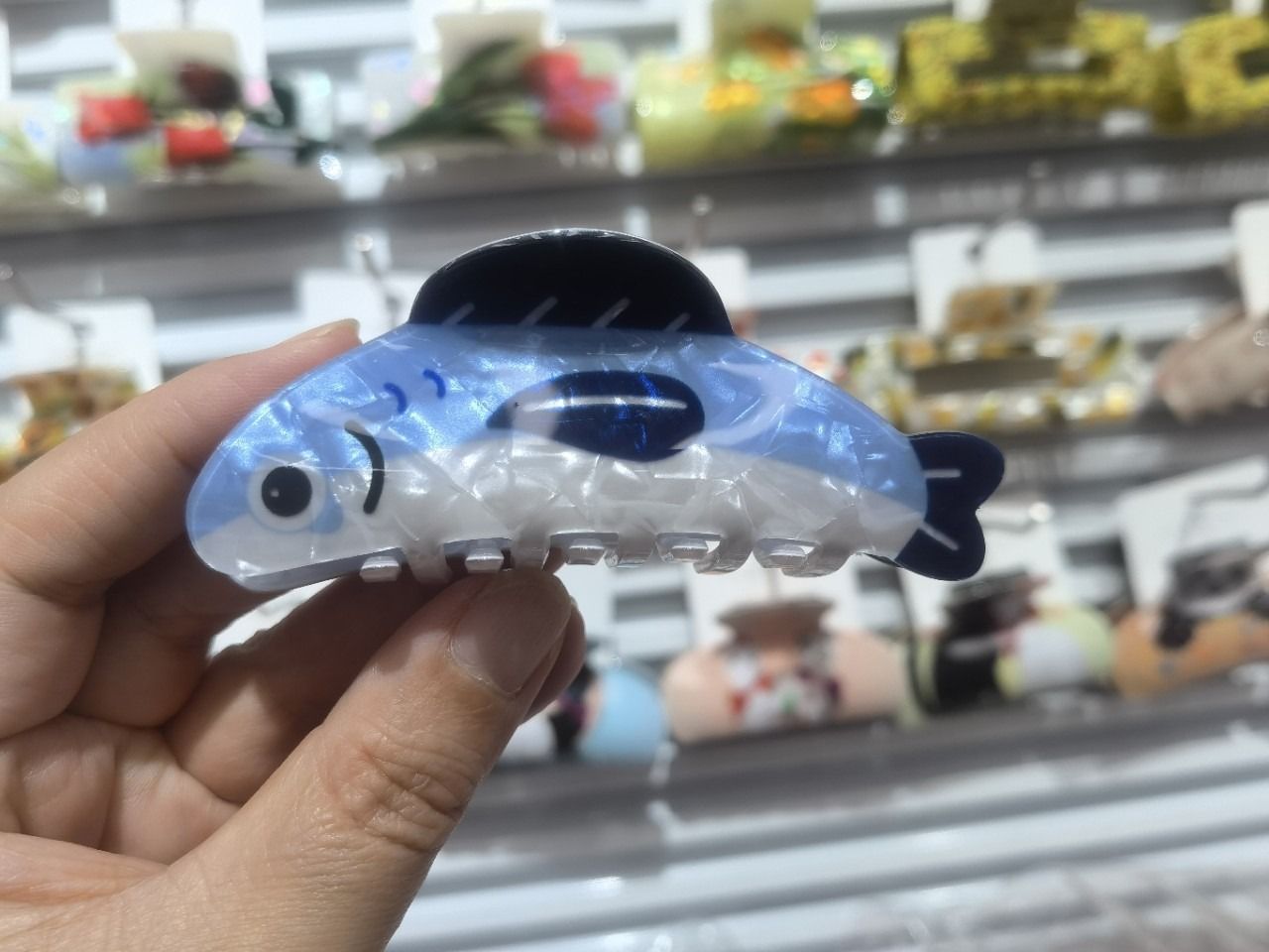 생선 물고기 집게핀 머리 헤어 집게 핀 삔 쓸데없는 킹받는 친구 우정 커플 마니또 선물 올림머리 고정 이미지 7