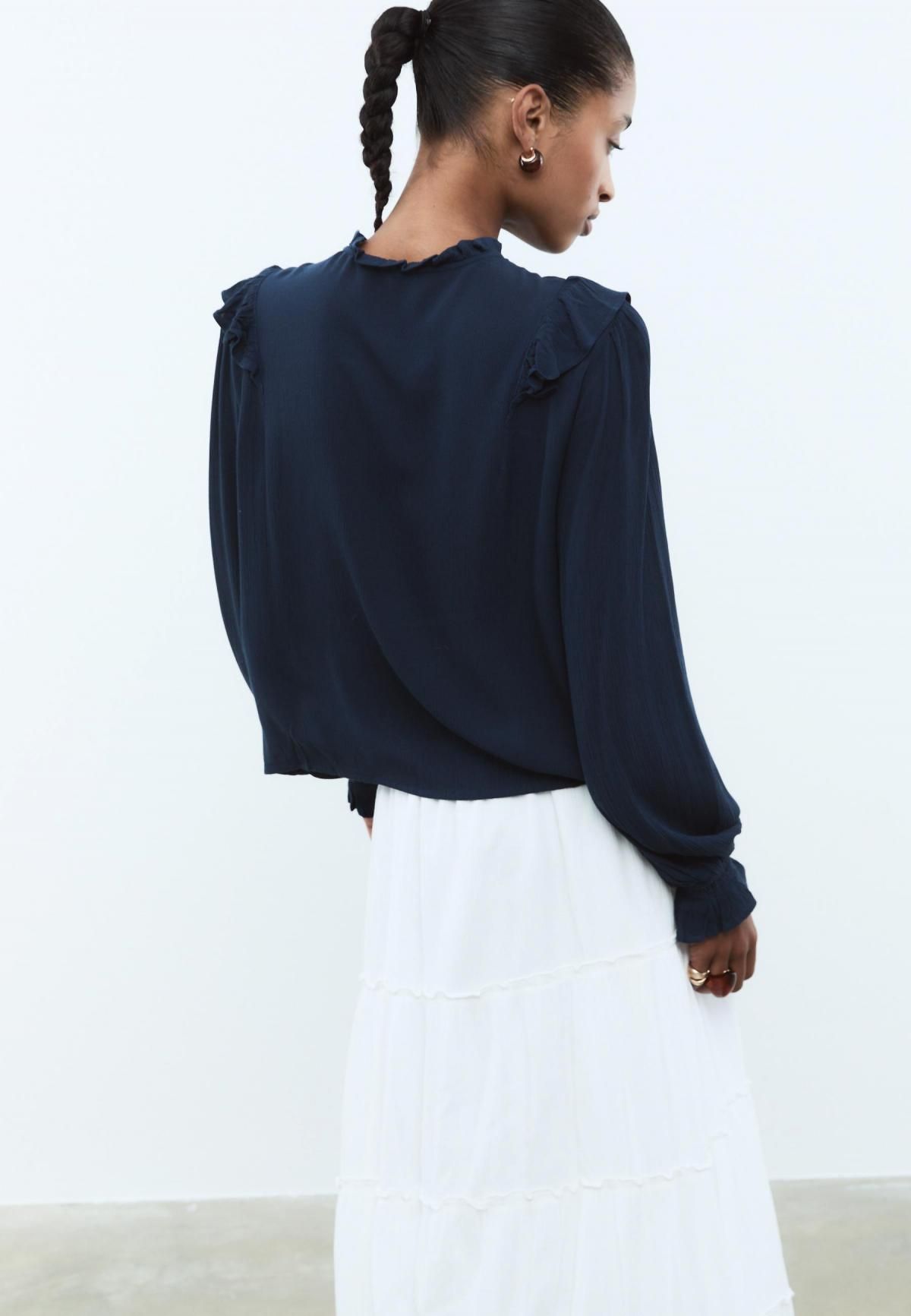 스트라디바리우스 네이비 러플 버튼 디테일 블라우스 6072/799 NAVY BLUE - 상세 이미지 4