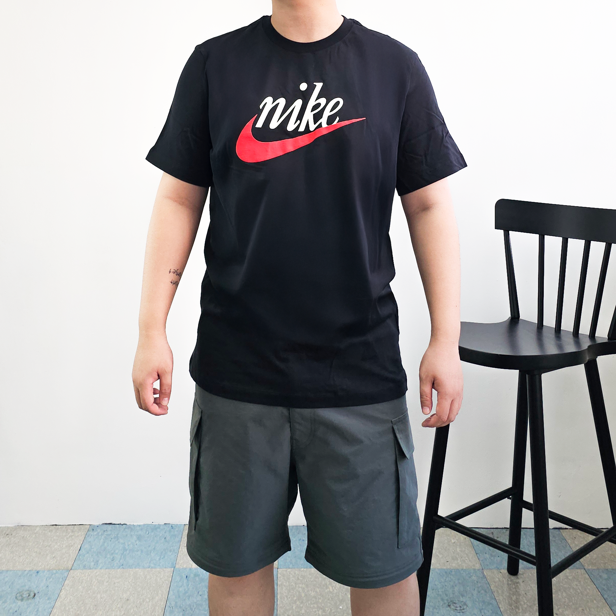 [도착보장] 나이키 반팔티 남자 여름반팔 클래식 그래픽 티셔츠 DZ3279블랙, L