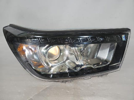 [중고]KG모빌리티 티볼리 2016 헤드램프(우) 83102 35000 1