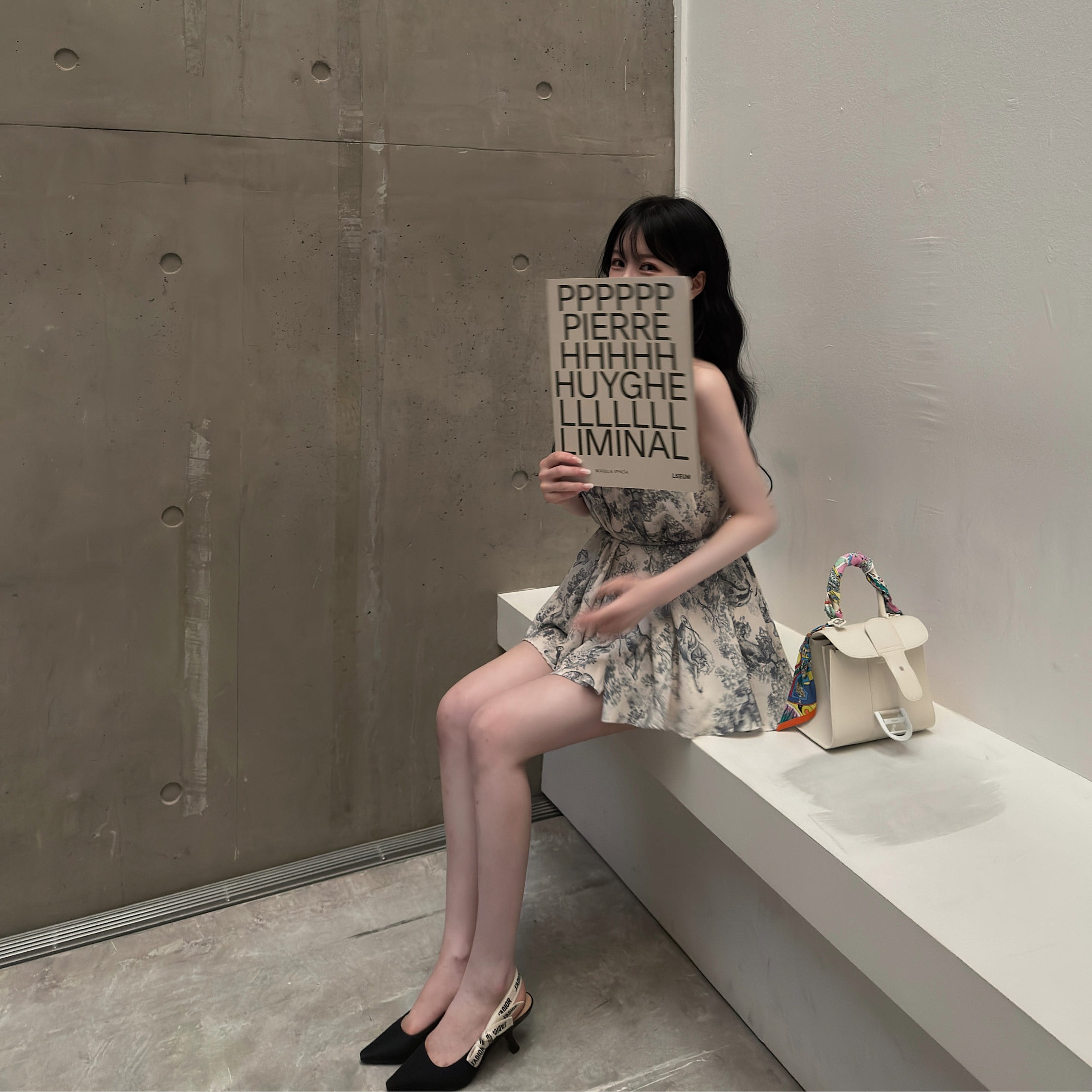 럭셔리 홀터 넥 글램 베이글 쉬폰 블라우스 여성 민소매 여름 데이트 룩 선물 소개팅 - 상세 이미지 3