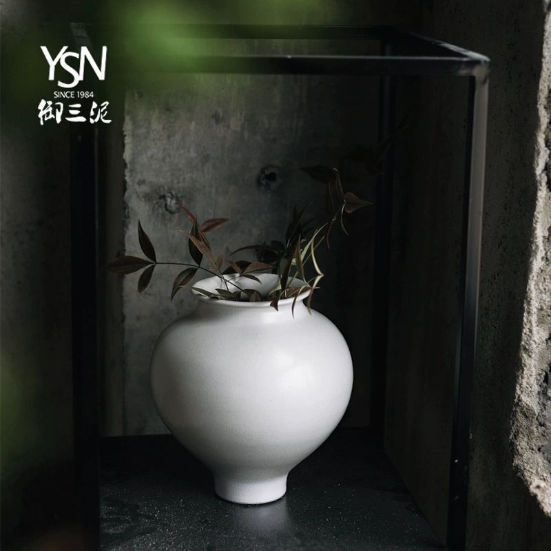 도자기 화병 백자 꽃병 빈티지 인테리어 달항아리 엔틱 화이트 카멜리아 꽃병 모델 30x32 - 상세 이미지 5