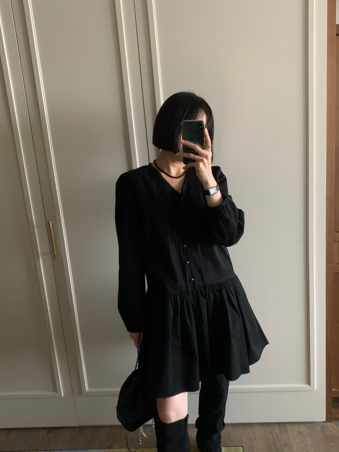 핀턱 콩단추 브이넥 모모 미니 셔츠 카라 A라인 원피스 가을하객룩 - 상세 이미지 2