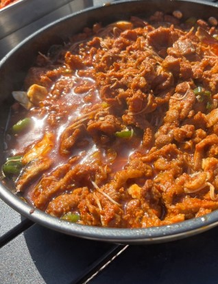 혼밥집밥 오리 주물럭 볶음 캠핑 밀키트 간편 조리 양념 불고기 300g 2팩 이미지 6