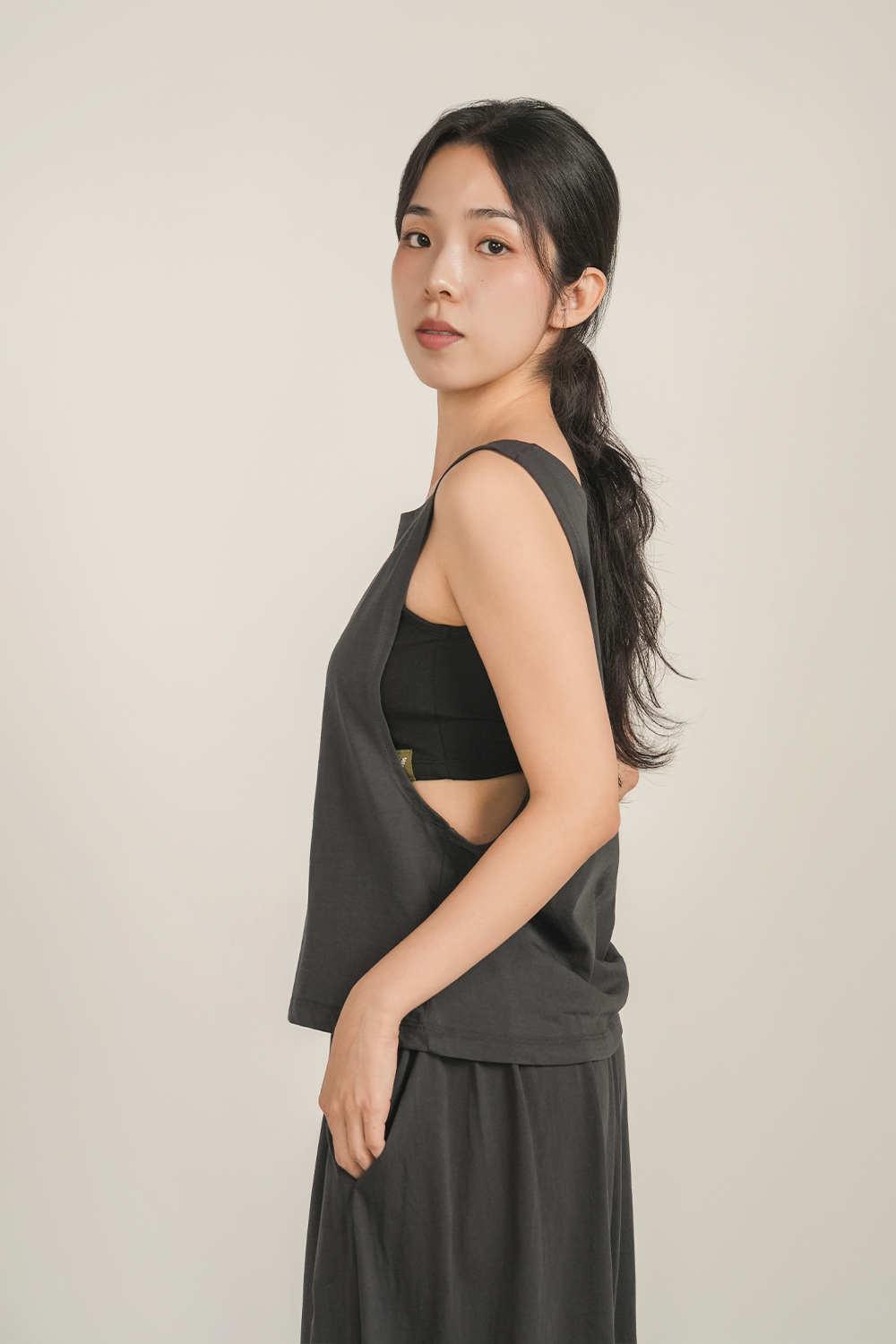[에스라티] 릴리즈 요가 나시 커버업 티셔츠 요가복 필라테스 스포츠 민소매 운동복 상의 - 상세 이미지 3