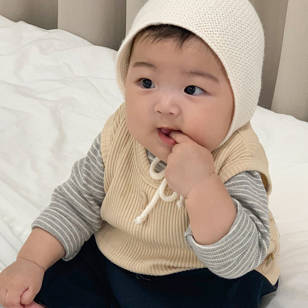 에센셜 리브 베스트 아기 유아 레이어드 간절기 니트 조끼 데일리룩 - 상세 이미지 4