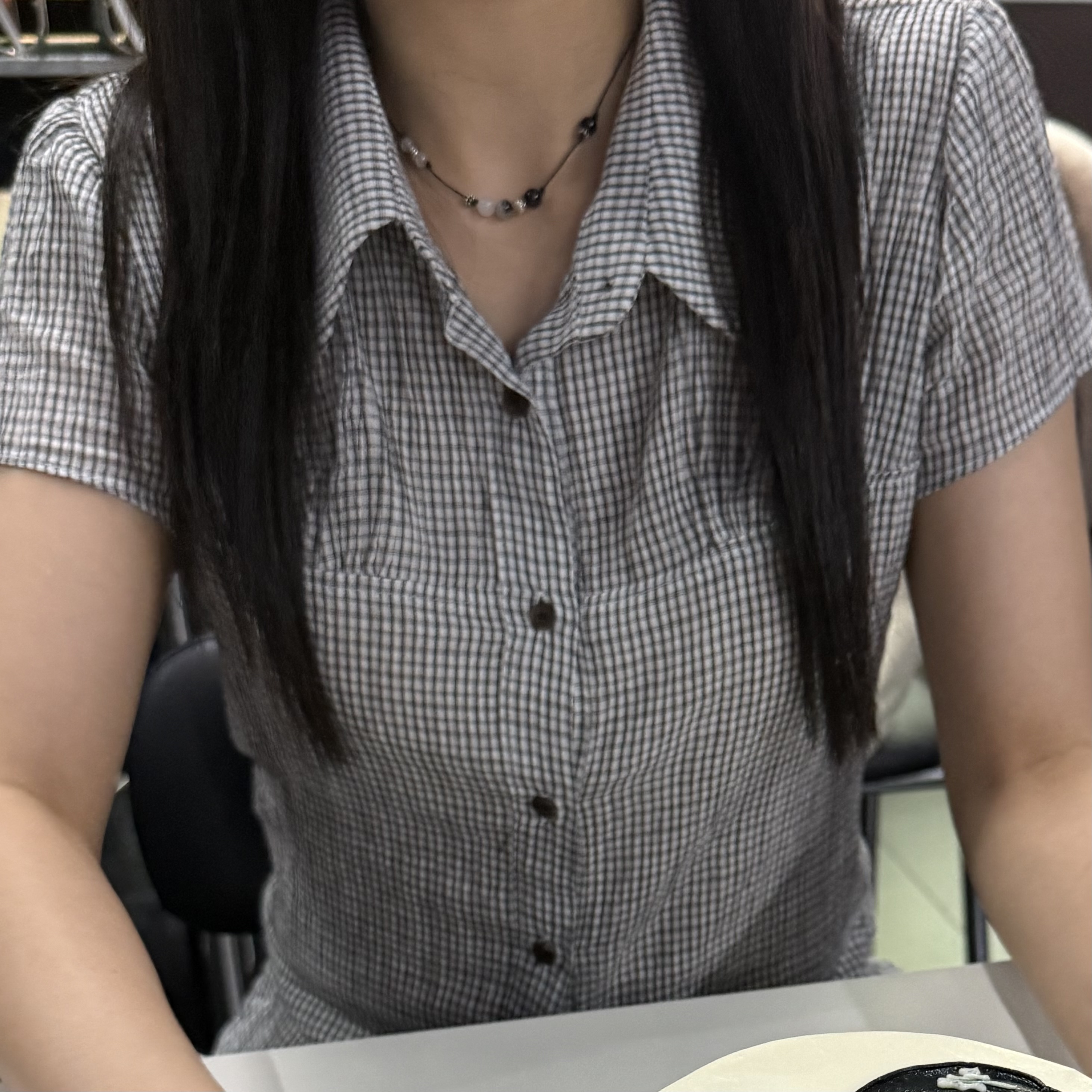 지뉴 미니 깅엄체크 반팔 셔츠 | 여름 여성용 얇은 블라우스 패턴 크롭 체크 린넨 잔체크 - 상세 이미지 3