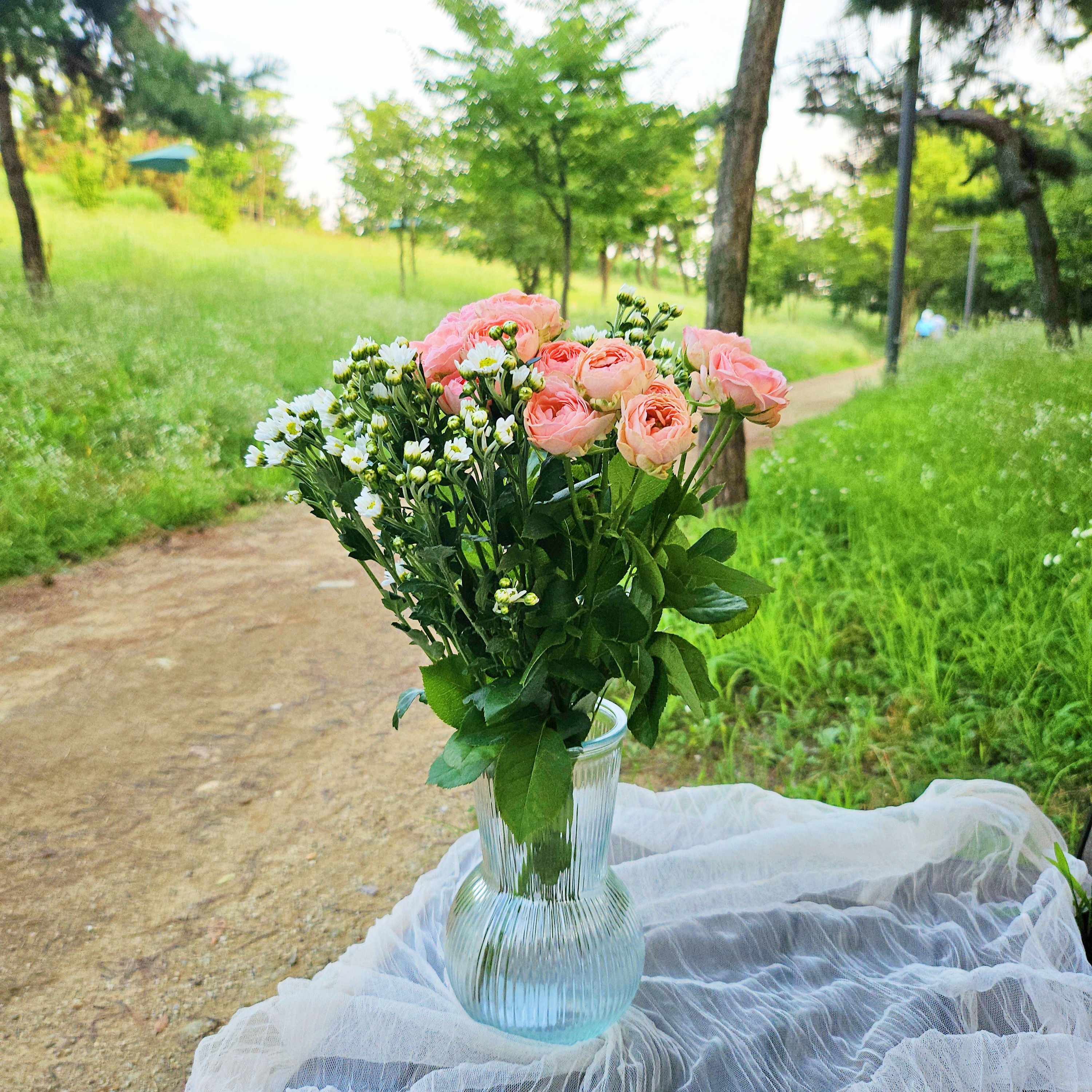 마음꽃히다 꽃만 담은 생화 꽃다발 두가지 세가지 구성 생일 기념일 꽃배달 - 상세 이미지 3