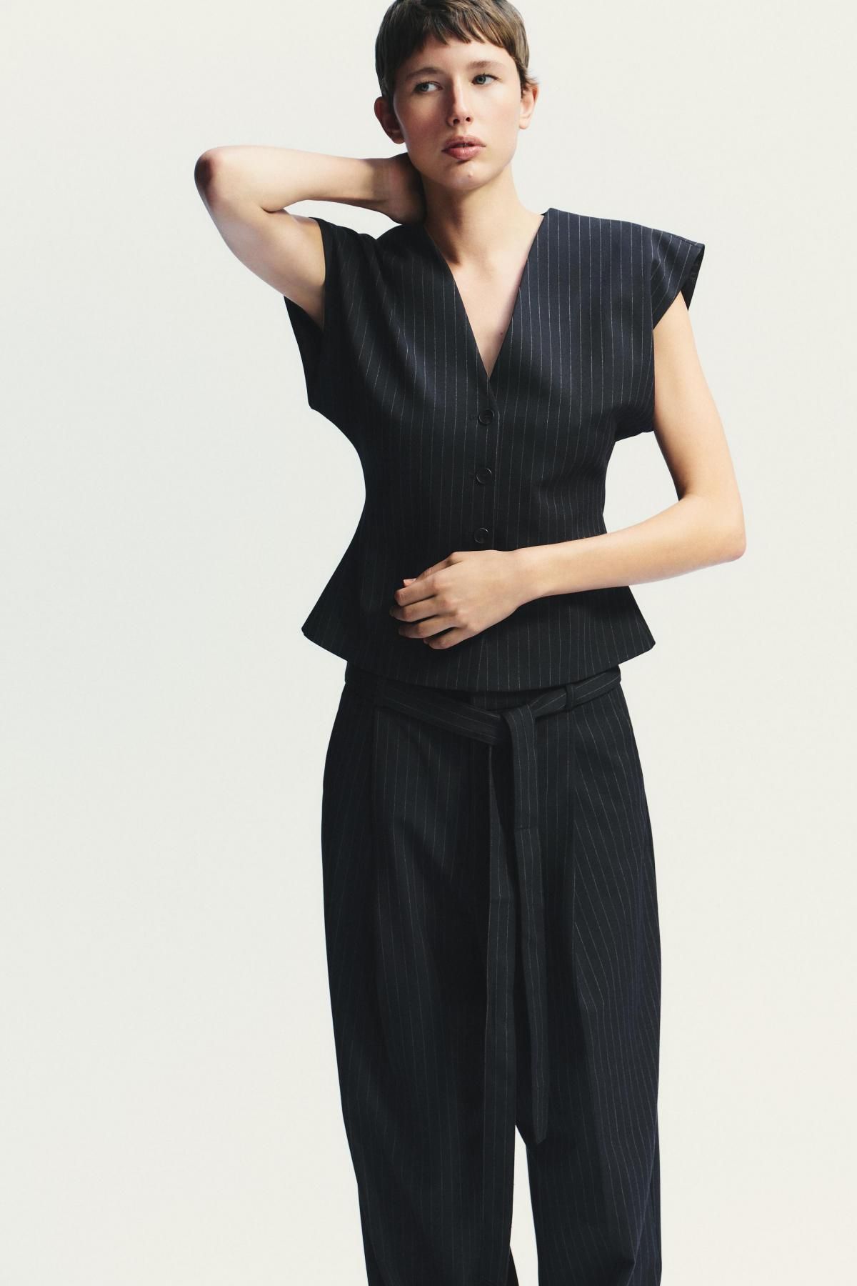 자라 테일러드 핀스트라이프 브이넥 베스트 4749/768 NAVY BLUE - 상세 이미지 3
