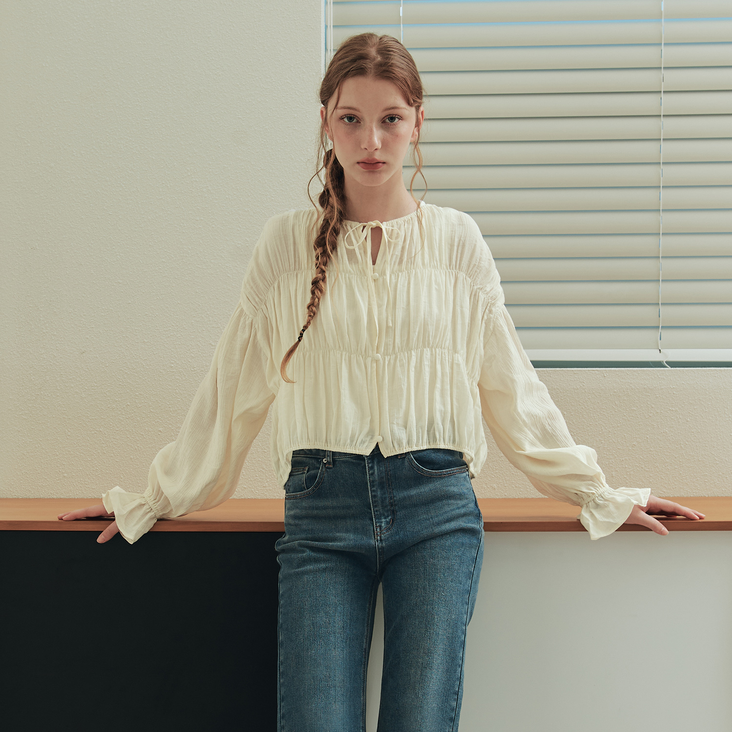 [제로스트릿] 버니 셔링 블라우스 BUNNY SHIRRING BLOUSE / CREAM - 상세 이미지 2