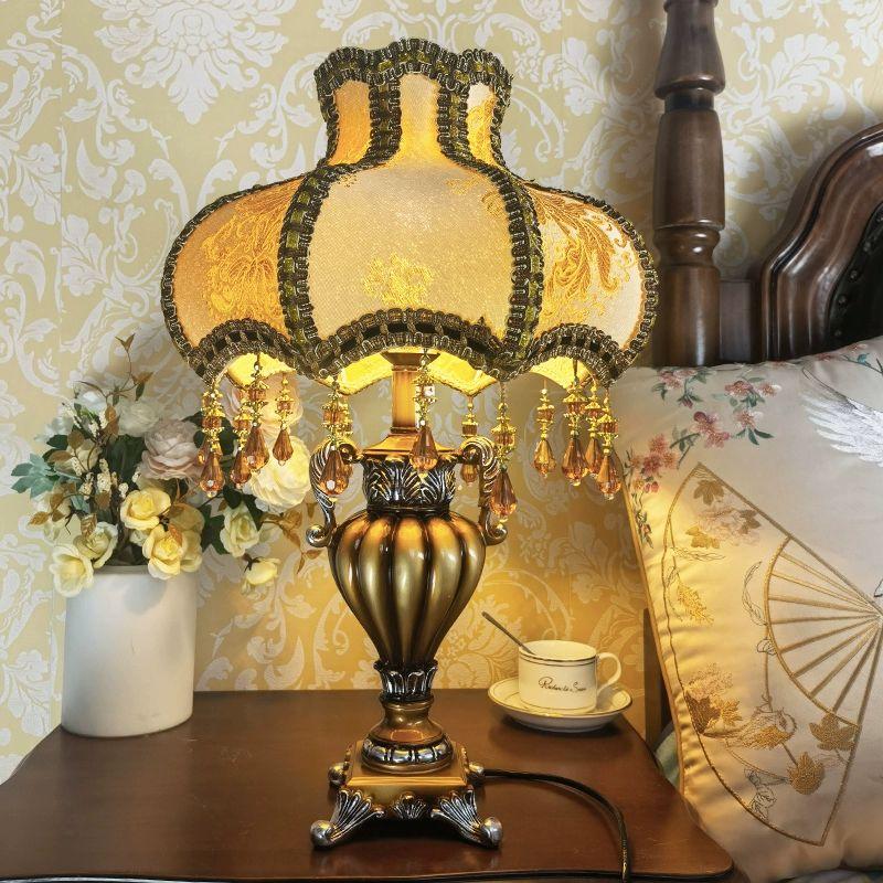 유럽풍 빈티지 침실 테이블 램프 스탠드조명  섬세한 모델 높이47너비30 푸시 버튼 3색 디밍 LED 전구 - 상품 이미지