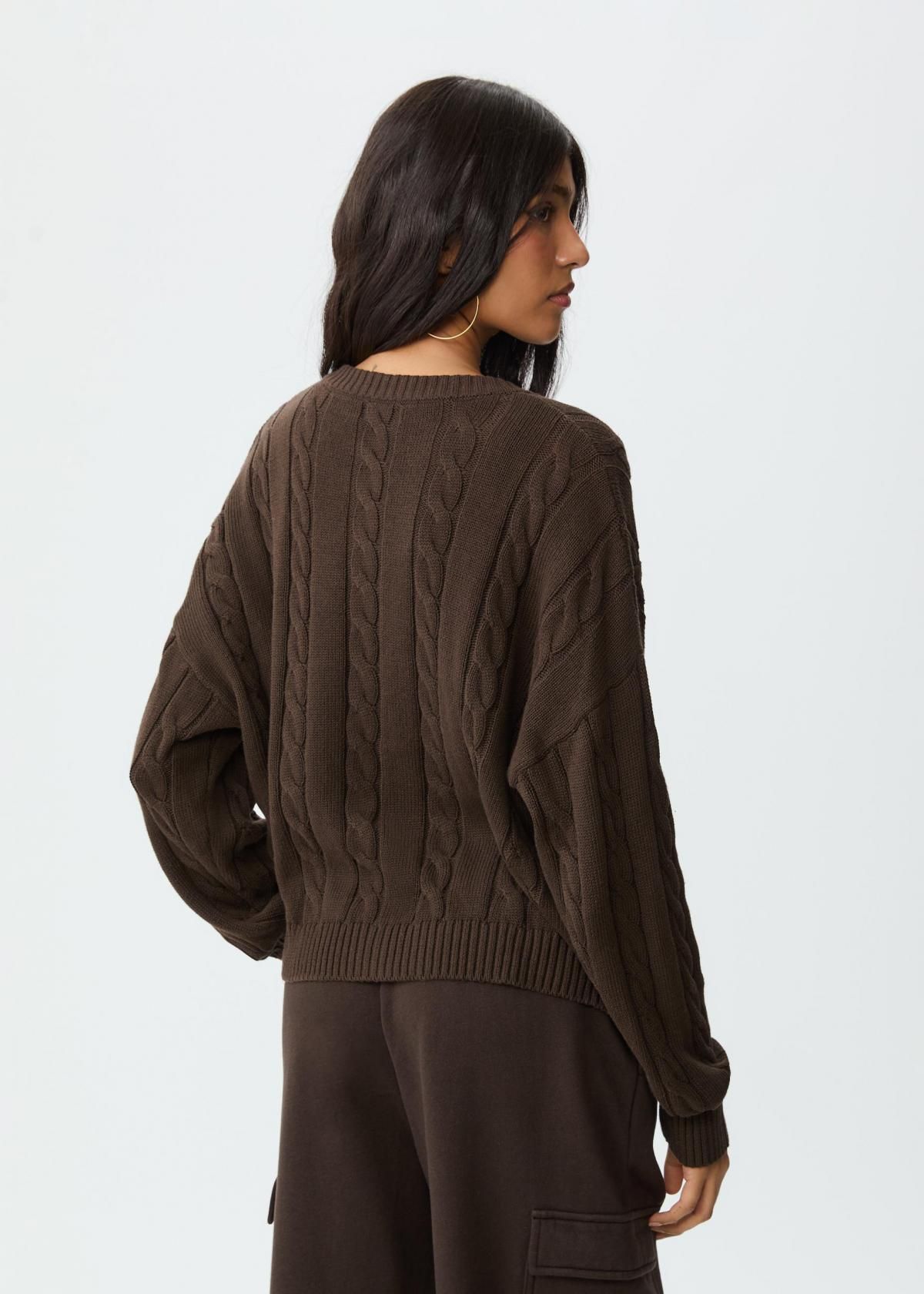 스트라디바리우스 클래식 버튼 라운드넥 케이블 니트 가디건 8536/680 BROWN - 상세 이미지 5