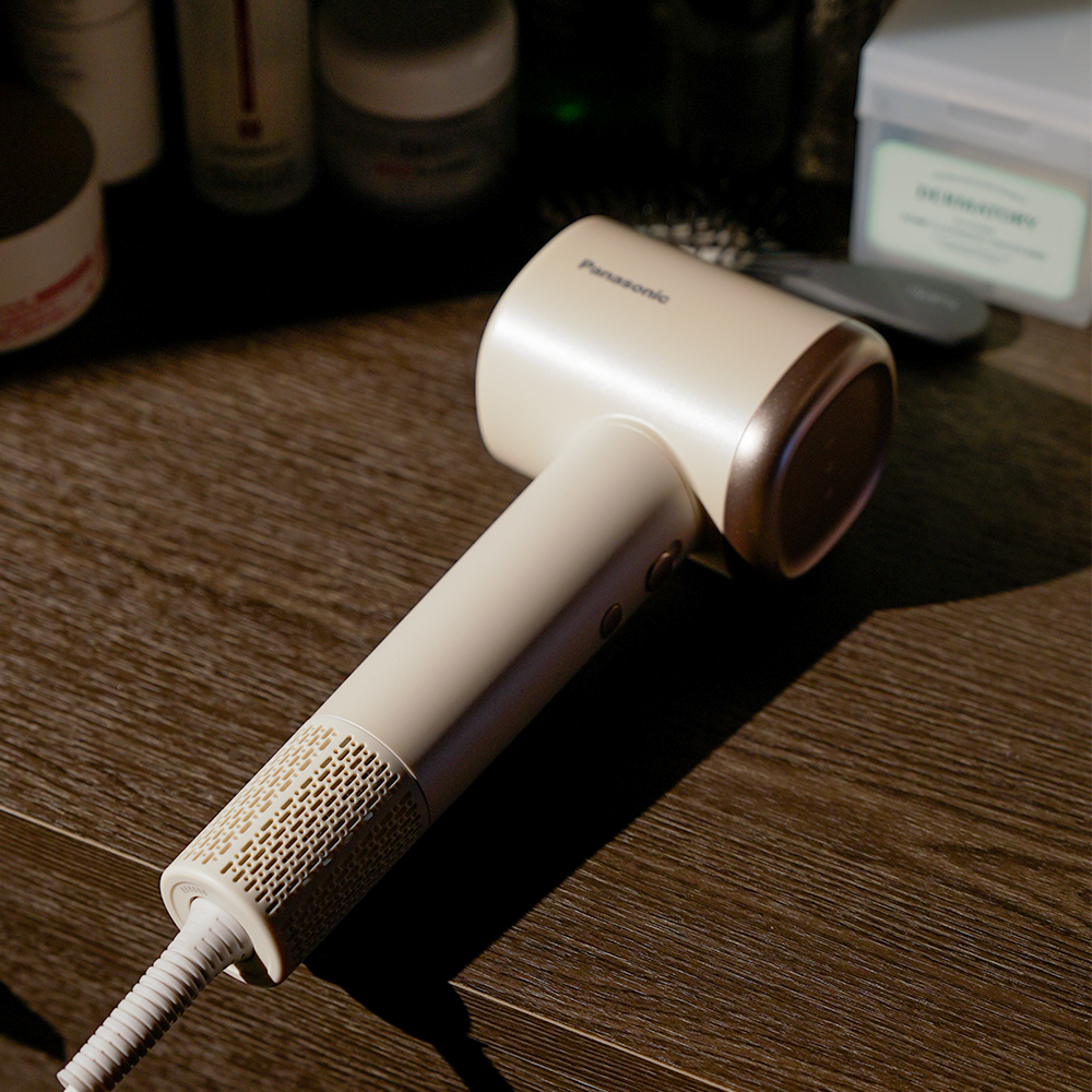 파나소닉 BLDC 헤어 드라이기 저소음 항공모터 초경량 음이온 정전기 미니 EH-NE6M