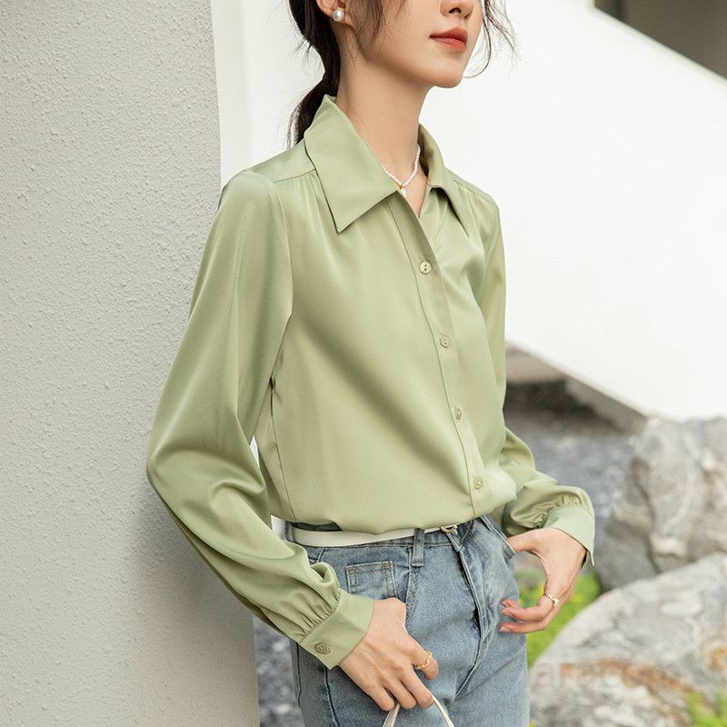 새틴 루즈핏 여성 여름 긴팔 블라우스 아보카도 컬러 시원한 착용감 데일리 라운드넥 스타일링 여성스러운 디자인 프로페셔널 셔츠 - 상세 이미지 5