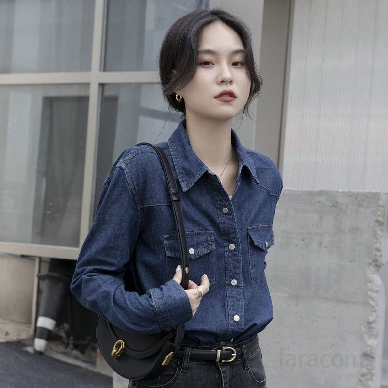 여성 데님셔츠 진한 파란색 레트로 스트레이트 스타일 소프트한 착용감 이너웨어 레이어드용 가을 신상 캐주얼 모던한 디자인 청셔츠 - 상세 이미지 2
